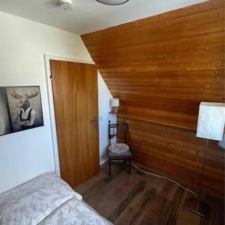 Schoene Maisonette-ferienwohnung Fuer 2-5 Personen - Mit Pool Schönwalde