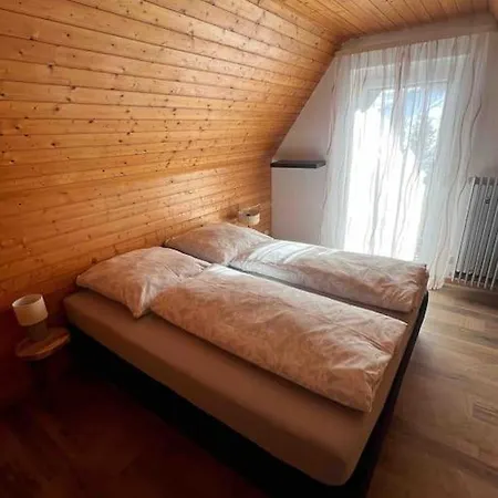 Schoene Maisonette-ferienwohnung Fuer 2-5 Personen Apartment